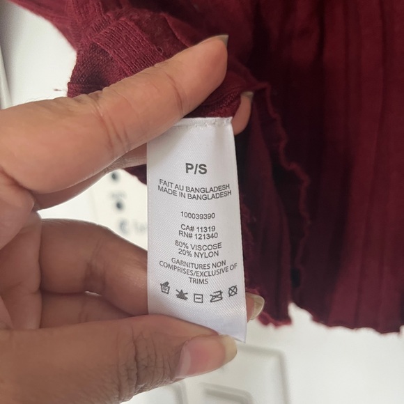 #11 🌺 5/$30 🌺 Dynamite Burgundy ribbed sweater crop top - Picture 5 of 5